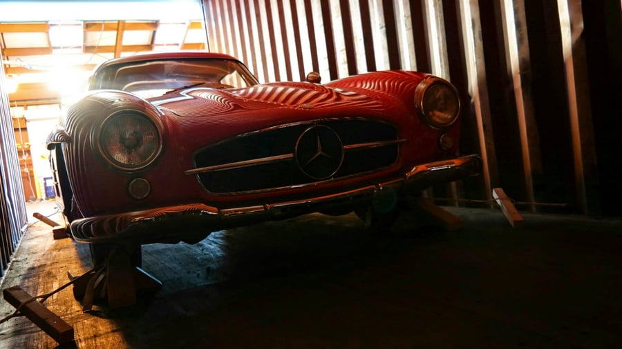 Mercedes Gullwing container