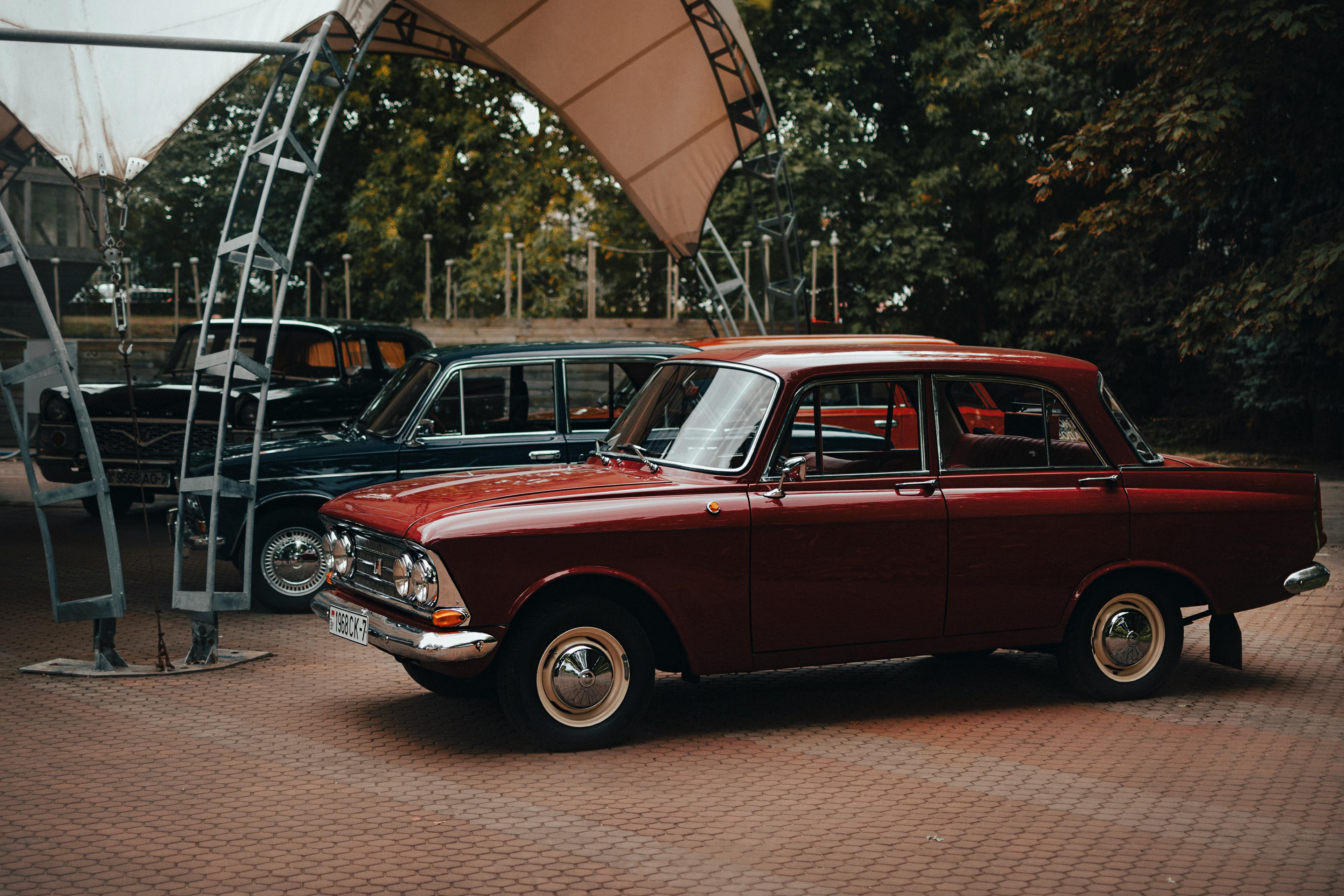 Classic-red-car