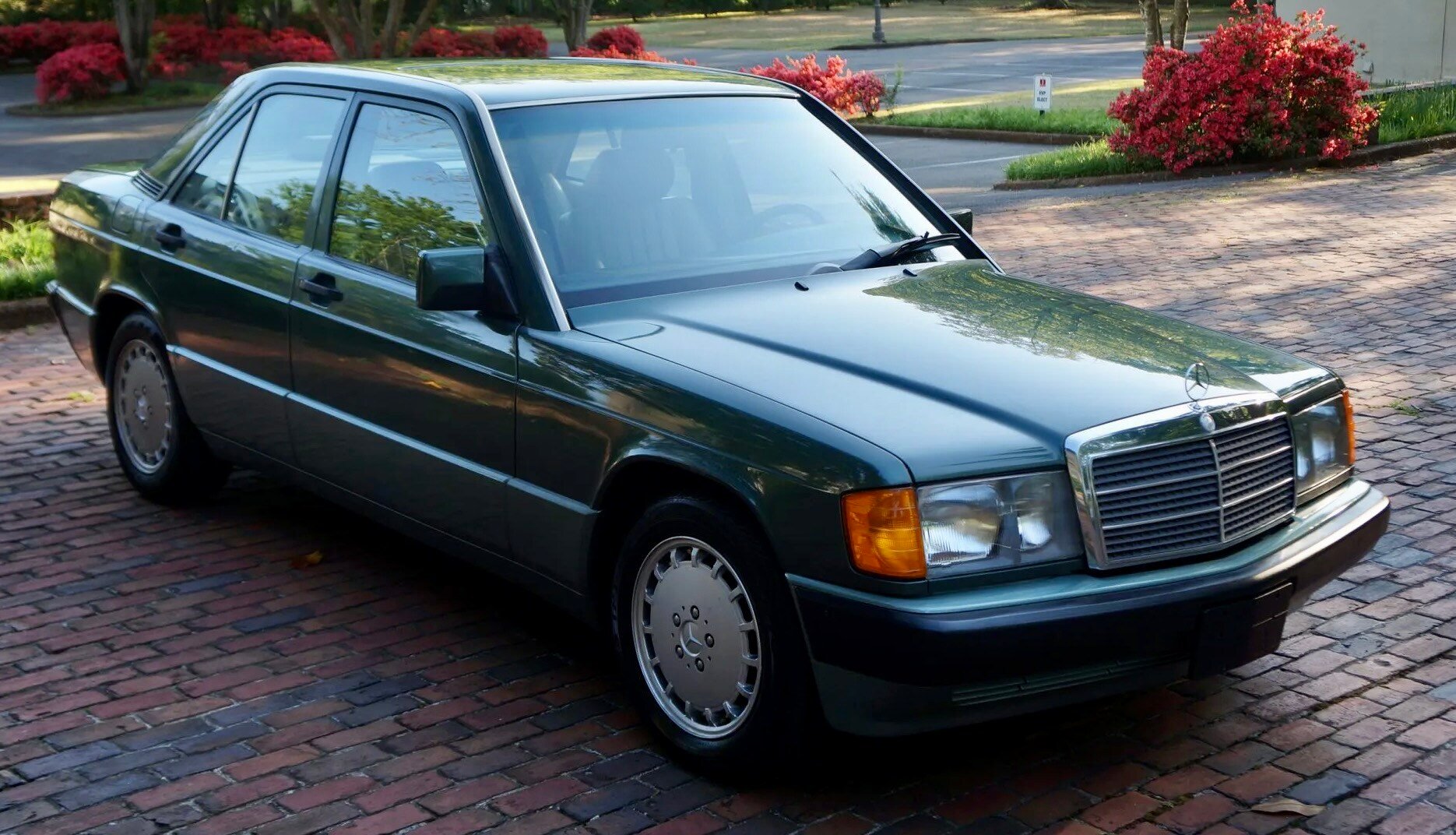 Mercedes-Benz 190E