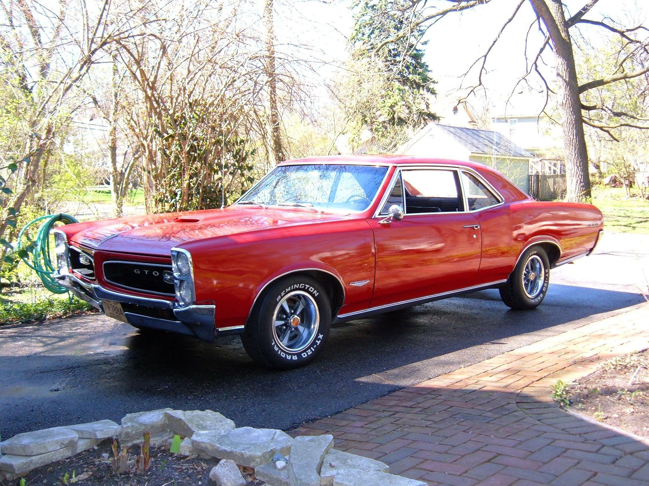 Pontiac_GTO_1966